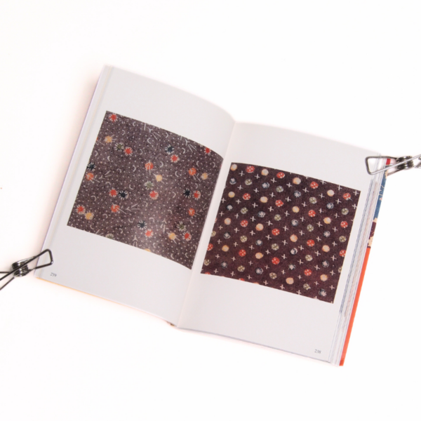 Livre Ryukyu Bingata Traditional Clothes of Okinawa Livre Ryukyu Bingata Traditional Clothes of Okinawa